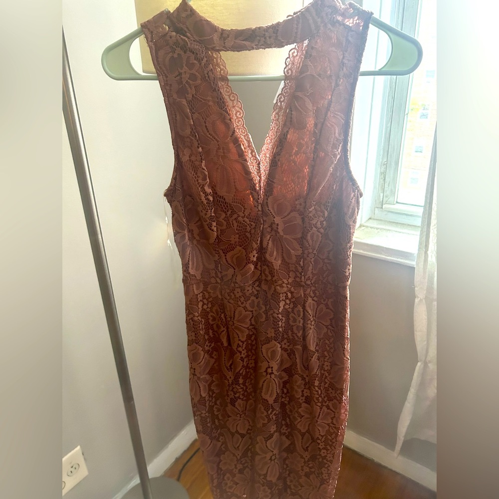 Lace keyhole dress